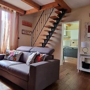 https://appartamento-la-casina-di-chiara.it-tuscanyhotel.com
